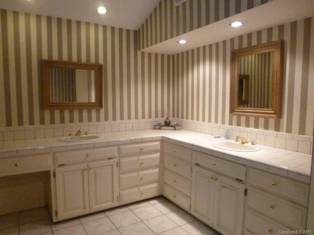 1207 Valley Stream Road Statesville, NC 28677 - Photo 17 of 24 Gallery Image 17
