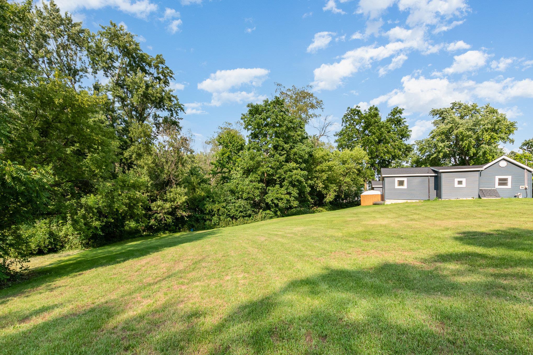 406 West Main Street Maple Rapids, MI 48853 - Photo 17 of 25 1913287-16.JPG