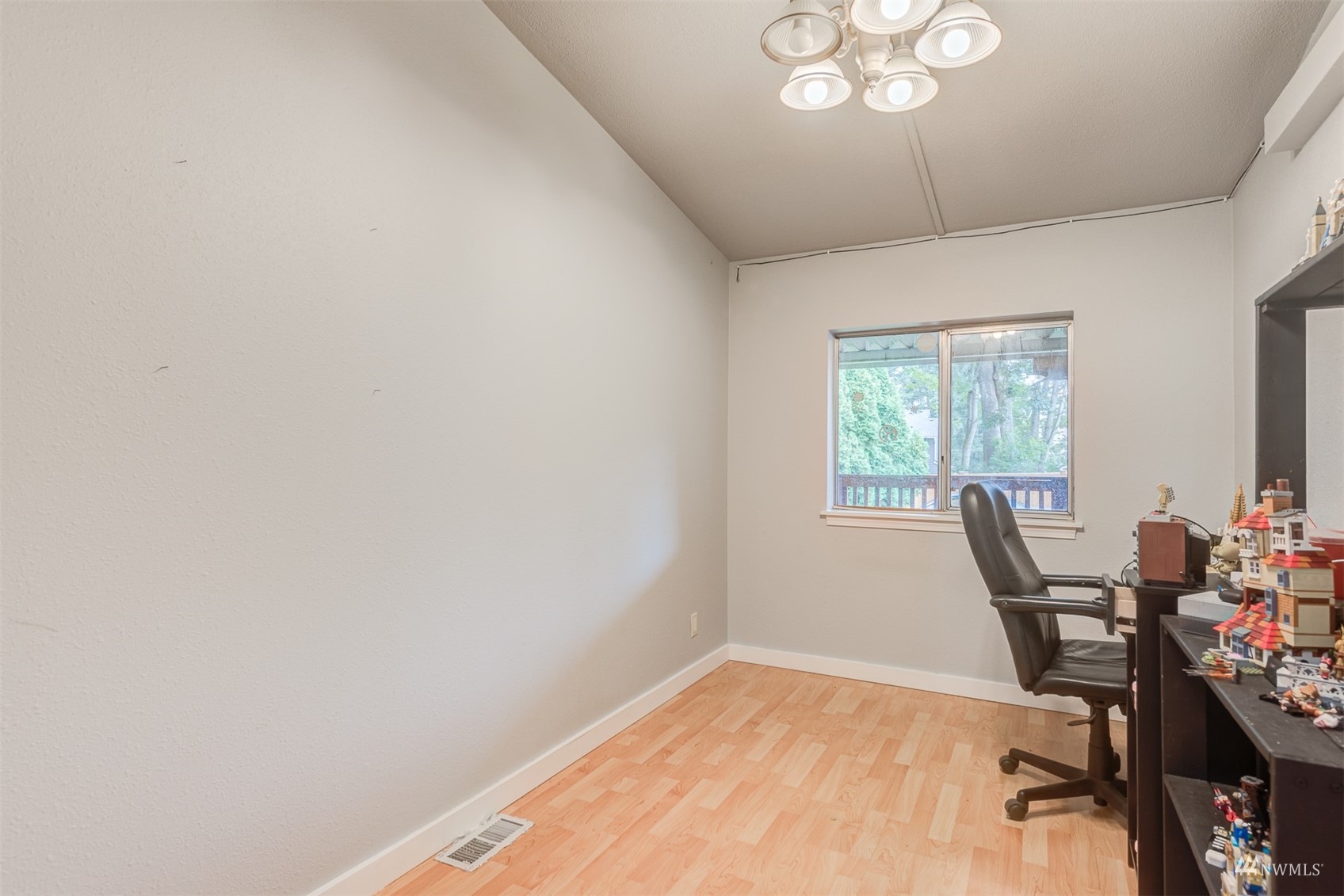 415 Lakeview Road, Unit A12 Lynnwood, WA 98087 - Photo 14 of 26