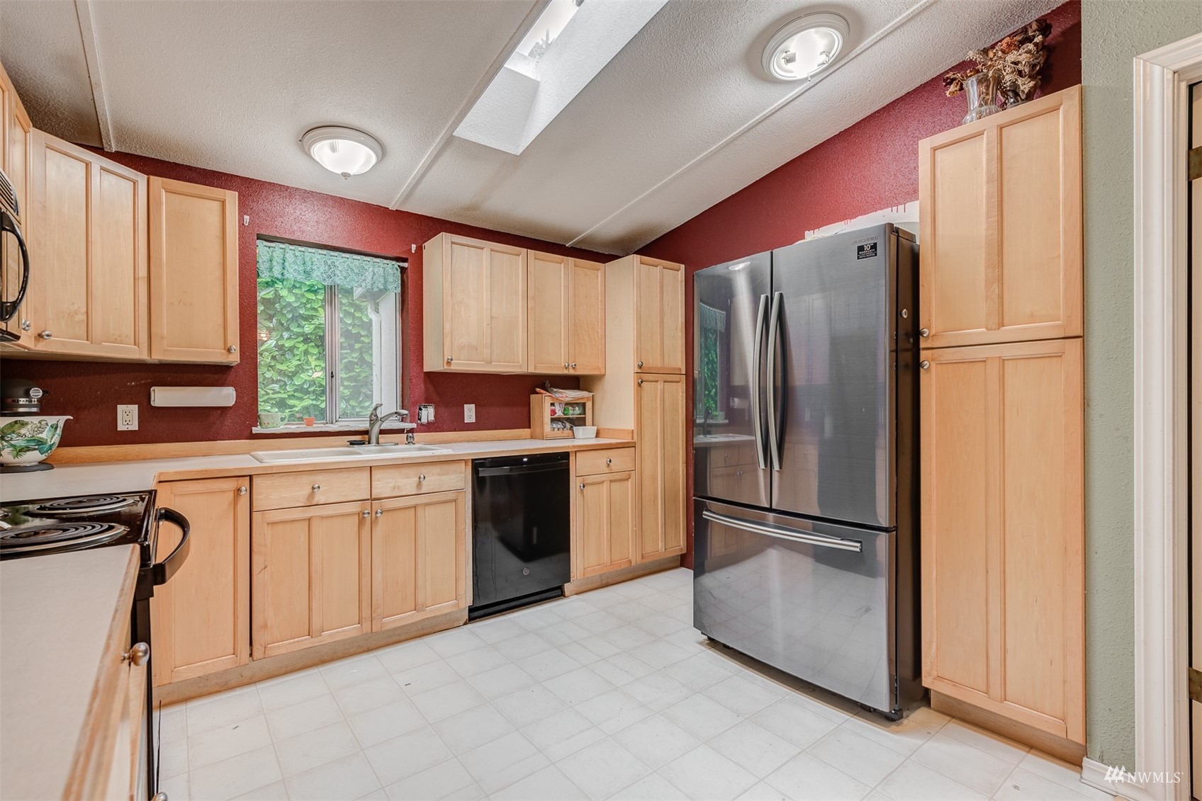 415 Lakeview Road, Unit A12 Lynnwood, WA 98087 - Photo 16 of 26