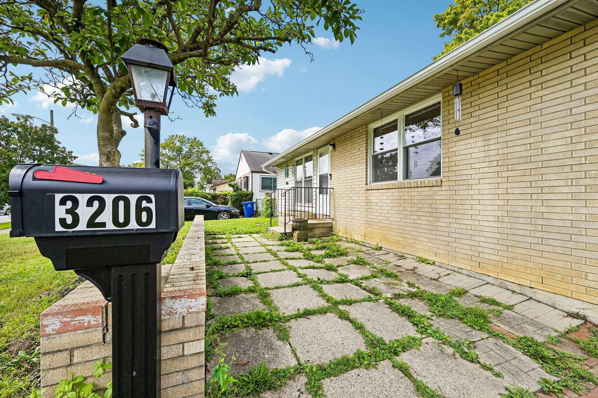 3206 Penfield Road Columbus, OH 43227 - Photo 9 of 44 9-web-or-mls-Penfield Rd-S1109-009