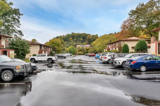 $259,000 | 214 Old Hickory Boulevard, Unit 192, Nashville, TN 37221