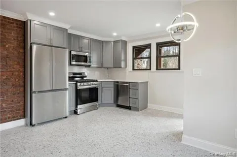 $3,650 | 504 Ashford Avenue, Unit 1W, Ardsley, NY 10502