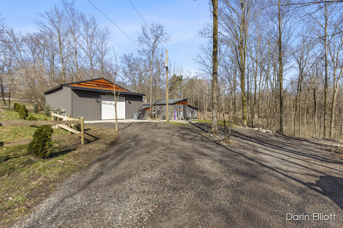 4142 Sayles Road Ionia, MI 48846 - Photo 2 of 41 IMG_1002