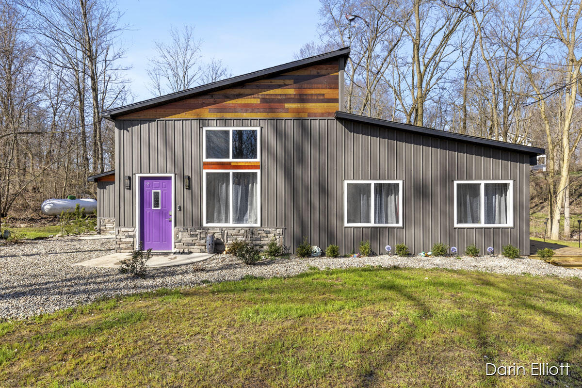 4142 Sayles Road Ionia, MI 48846 - Photo 3 of 41 IMG_1000