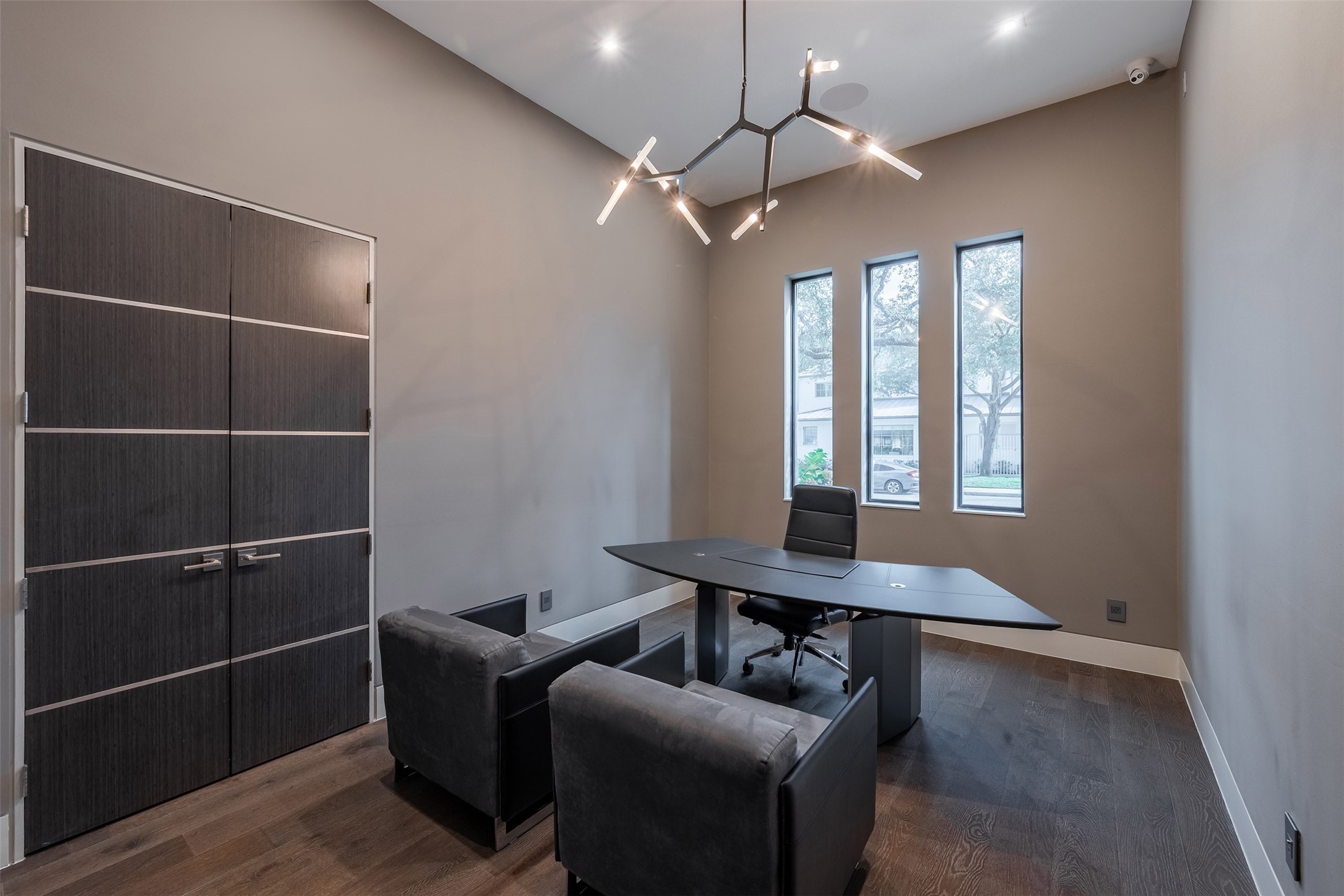 2302 Suffolk Drive Houston, TX 77027 - Photo 40 of 42 a view of a livingroom with furniture and window