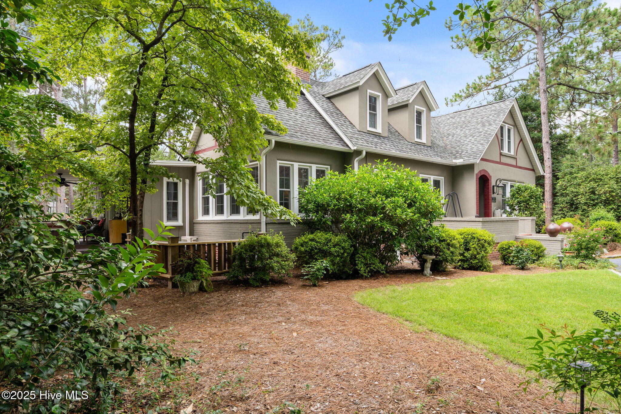 132 Longleaf Road Southern Pines, NC 28387 - Photo 3 of 55 3-web-or-mls-DSC07682