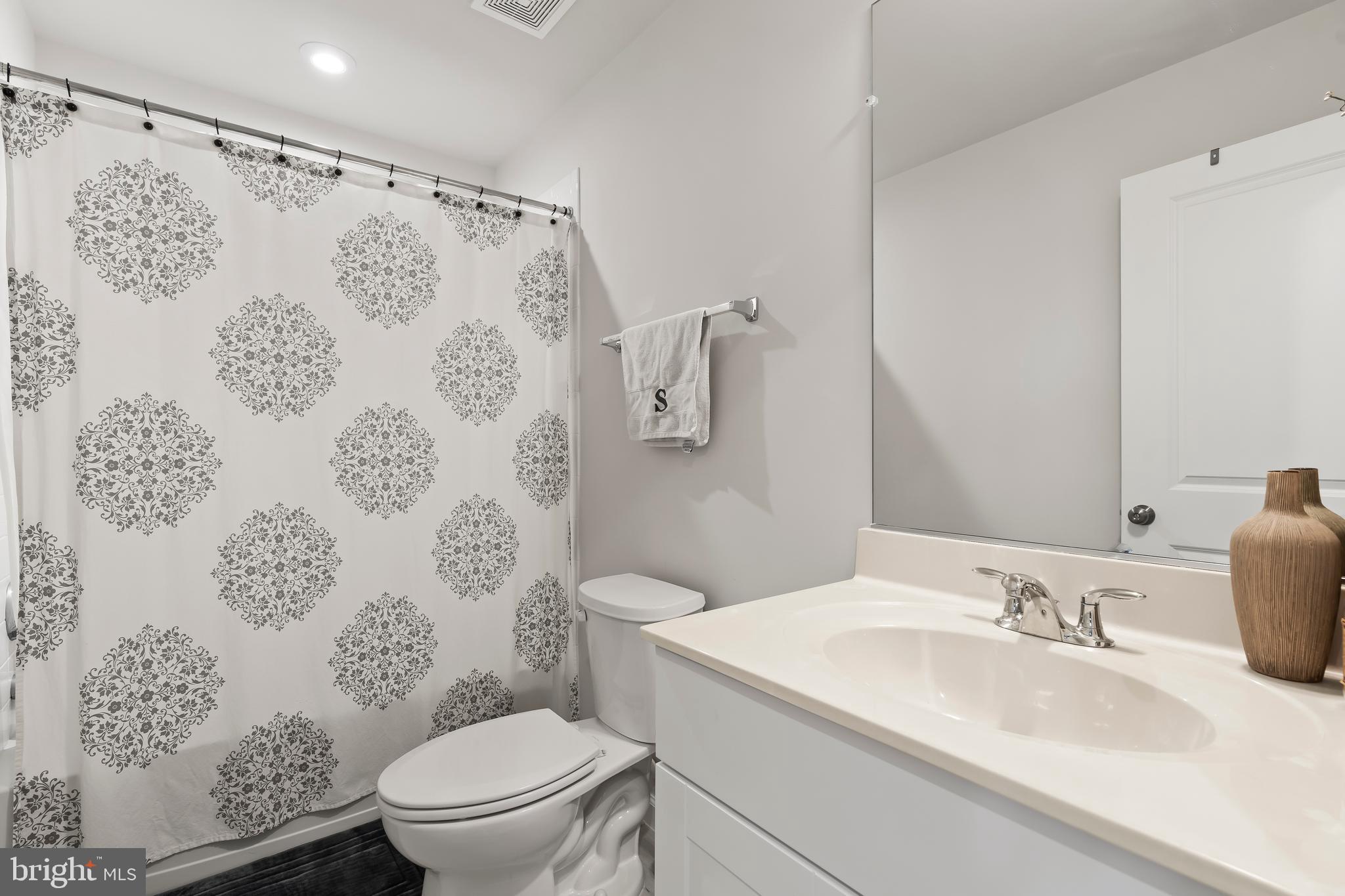 163 Presidents Pointe Avenue Ranson, WV 25438 - Photo 30 of 40 Full bath with tile flooring