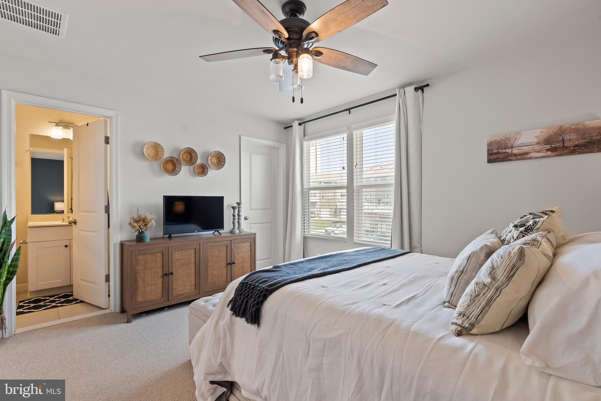 163 Presidents Pointe Avenue Ranson, WV 25438 - Photo 34 of 40 Primary suite