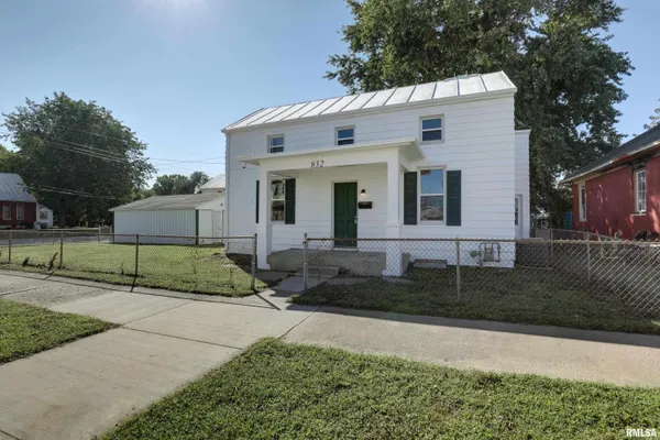 $90,500 | 832 Washington Street, Quincy, IL 62301