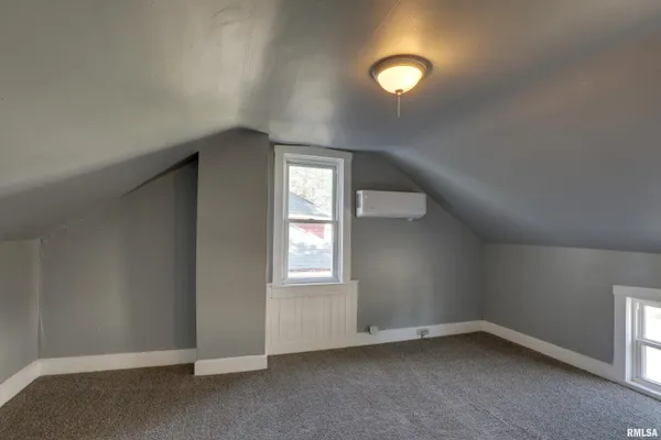 $90,500 | 832 Washington Street, Quincy, IL 62301