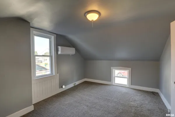 $90,500 | 832 Washington Street, Quincy, IL 62301