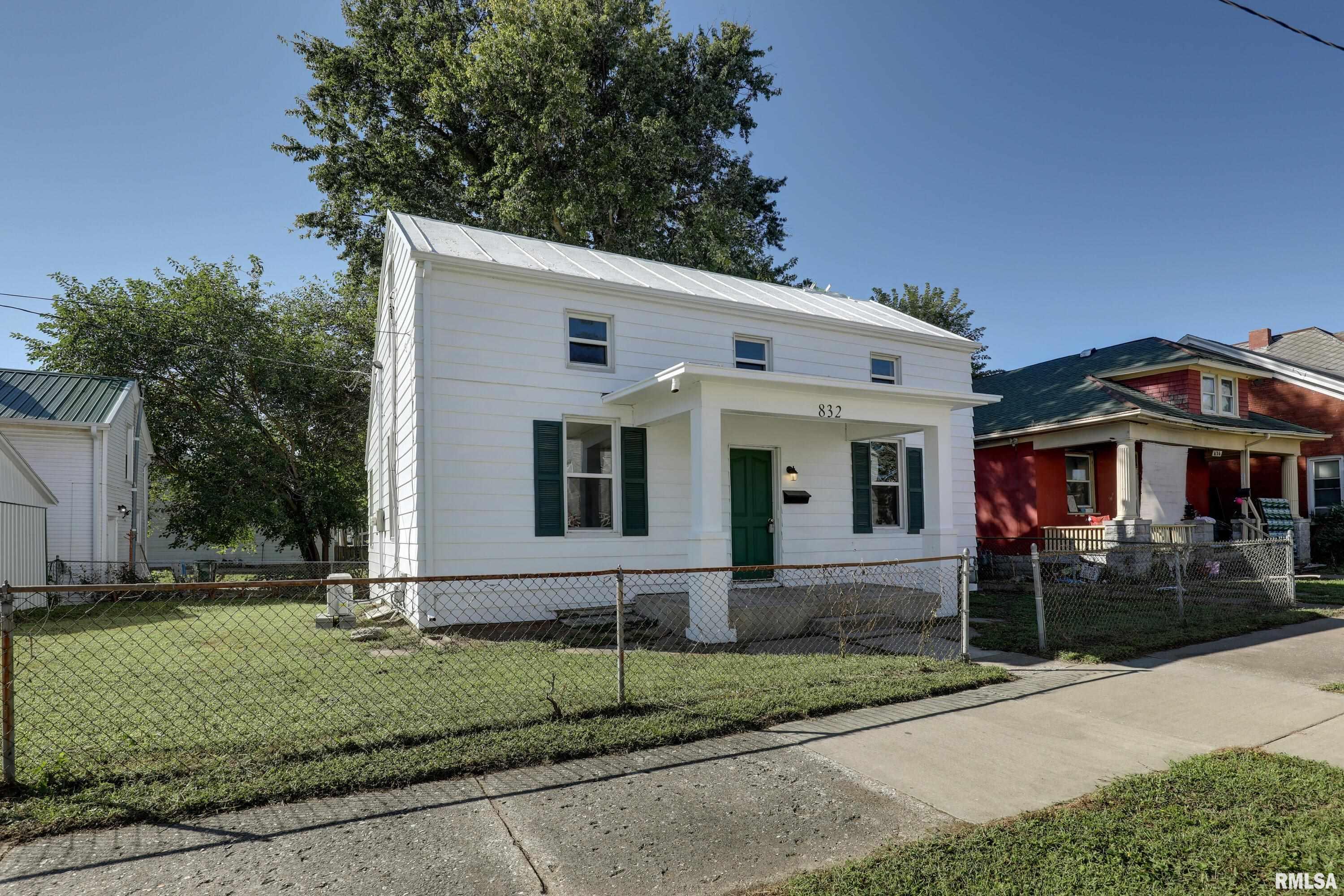 832 Washington Street Quincy, IL 62301 - Photo 2 of 25