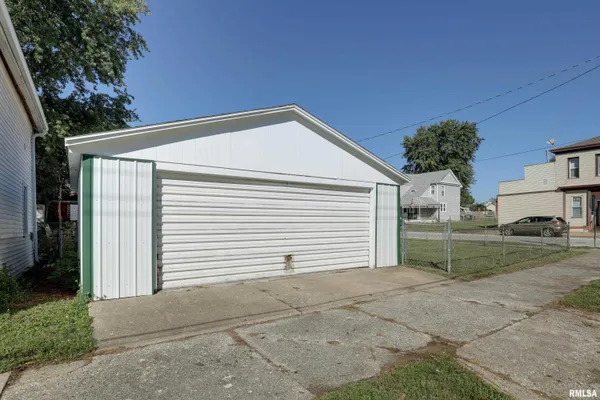 $90,500 | 832 Washington Street, Quincy, IL 62301