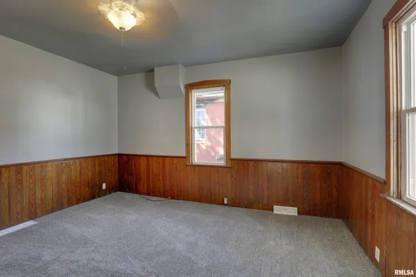 $90,500 | 832 Washington Street, Quincy, IL 62301