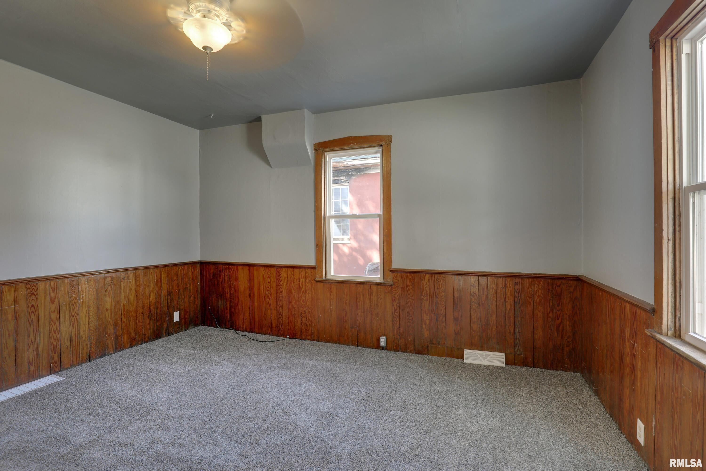 832 Washington Street Quincy, IL 62301 - Photo 4 of 25