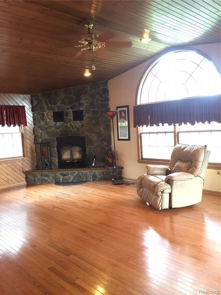 2983 Grange Road Trenton, MI 48183 - Photo 18 of 34 IMG_2564.JPG
