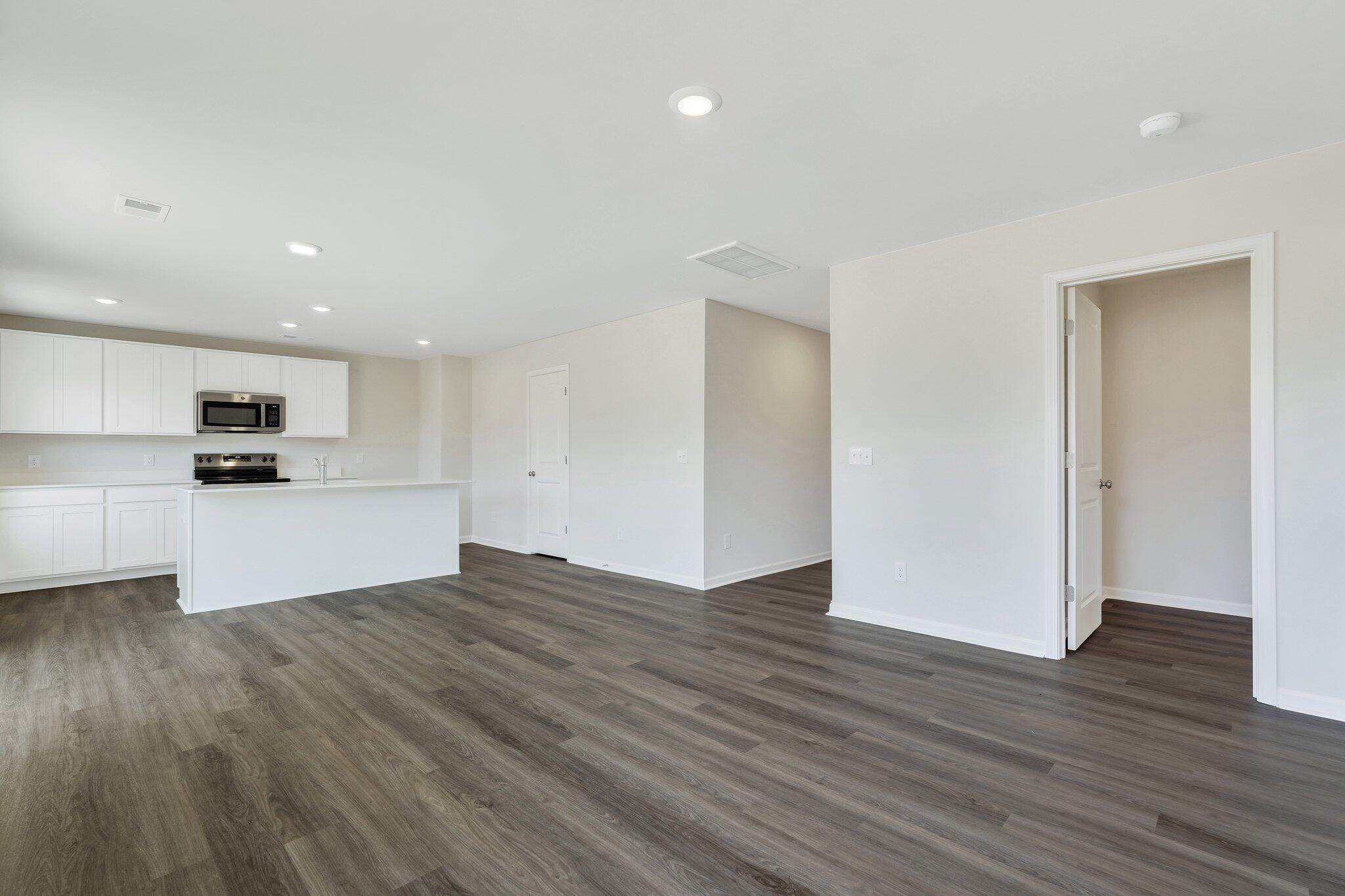 7006 Windham Way Ladson, SC 29456 - Photo 10 of 58 35-web-or-mls-ECP02095