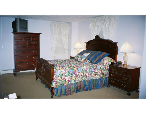 85 Seaver Street Wellesley, MA 02481 - Photo 5 of 13 Gallery Image 5