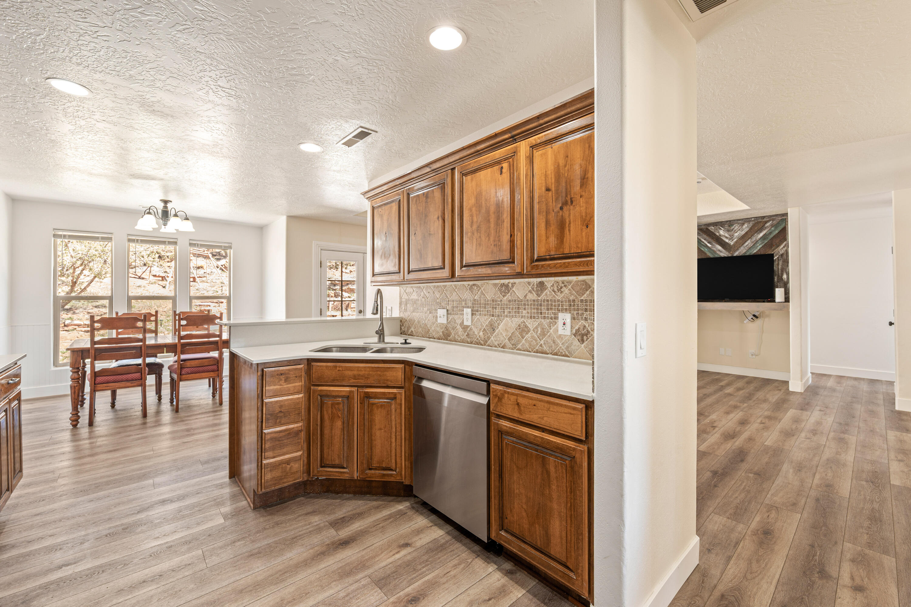 1892 Golden Delicious Apple Valley, UT 84737 - Photo 11 of 58 11-L1071056