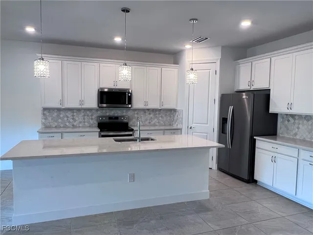 $2,900 | 3700 Passion Vine Drive, Fort Myers, FL 33905