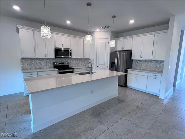 $2,900 | 3700 Passion Vine Drive, Fort Myers, FL 33905