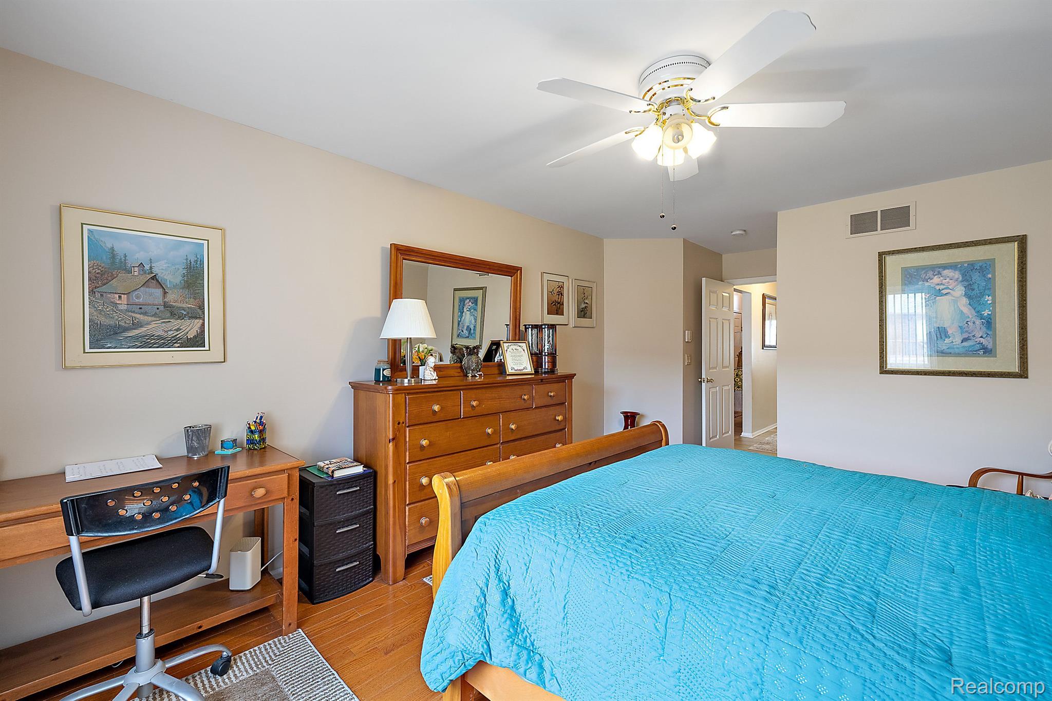 16824 Country Ridge Court Macomb, MI 48044 - Photo 22 of 36 Master Bedroom Main Floor