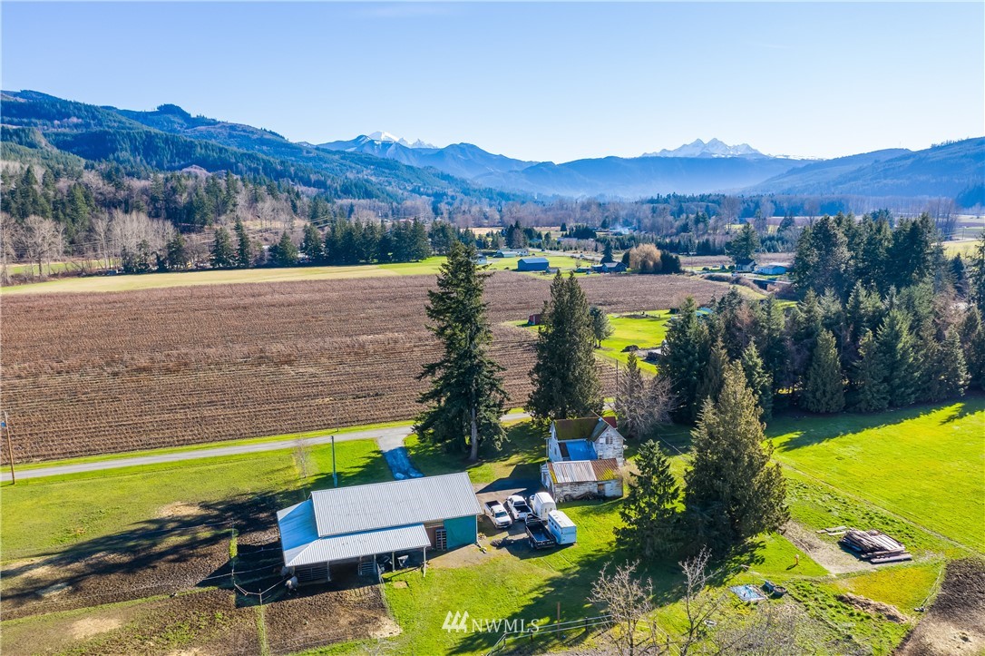 5651 Putnam Road Everson, WA 98247 - Photo 35 of 38 a view of a lake with a mountain