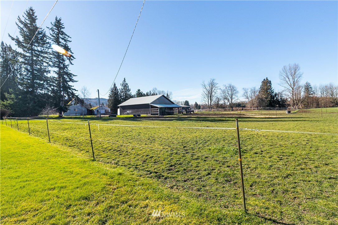 5651 Putnam Road Everson, WA 98247 - Photo 37 of 38 a view of a swimming pool