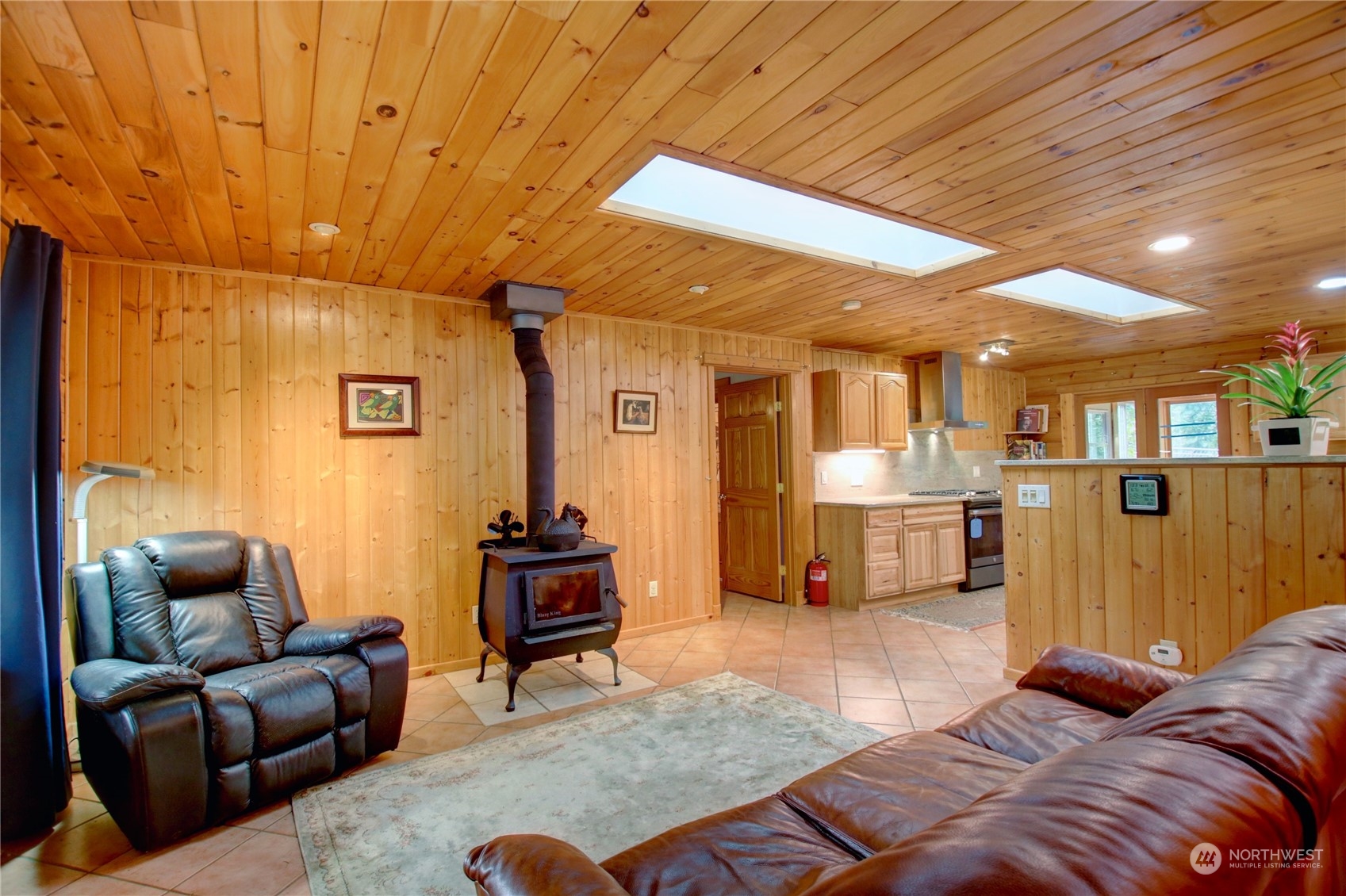 9363 Silver Lake Road Maple Falls, WA 98266 - Photo 14 of 38 a living room with furniture