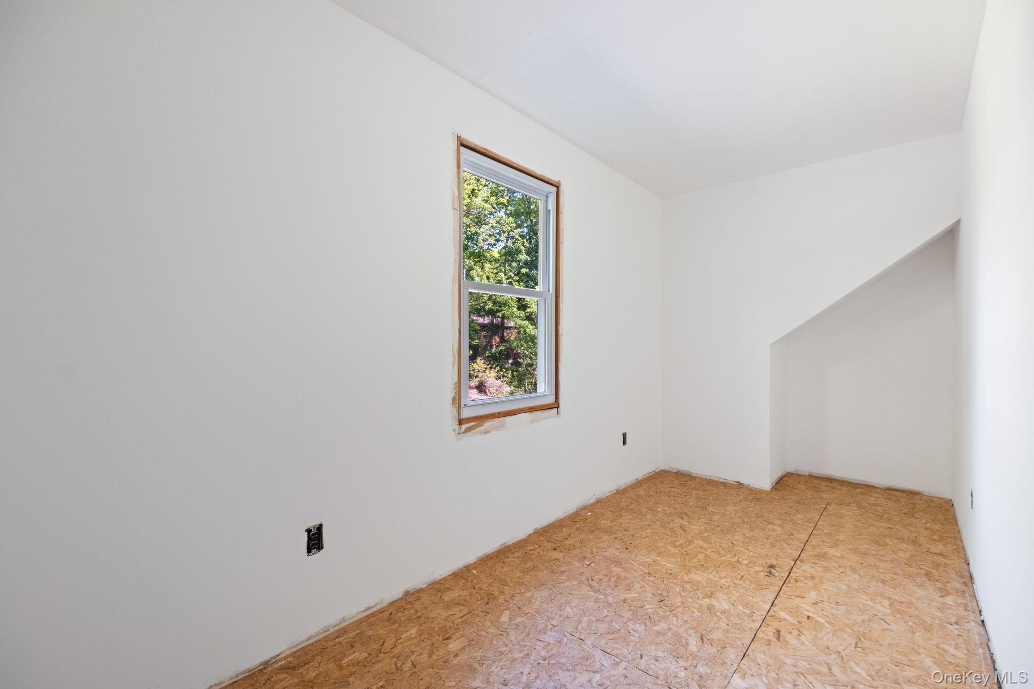 189 Lakeside Road Newburgh, NY 12550 - Photo 23 of 33