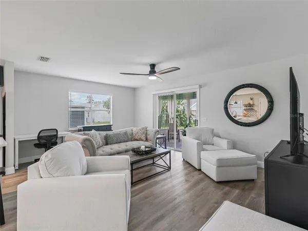 $2,325 | 962 Chula Court, The Villages, FL 32159