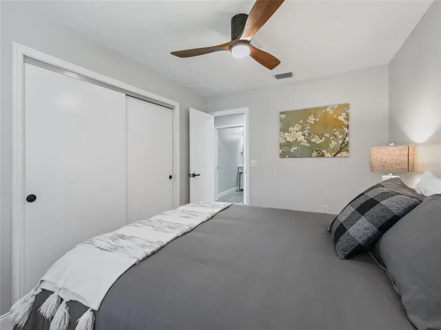 $2,325 | 962 Chula Court, The Villages, FL 32159