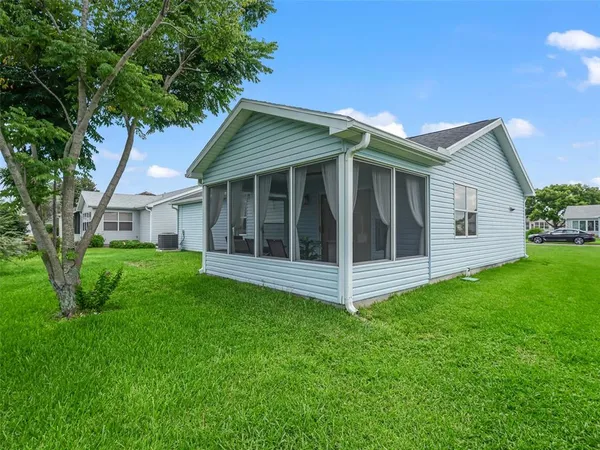 $2,325 | 962 Chula Court, The Villages, FL 32159