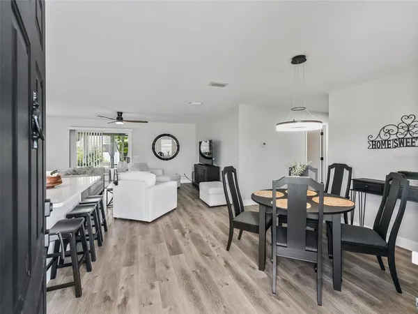 $2,325 | 962 Chula Court, The Villages, FL 32159