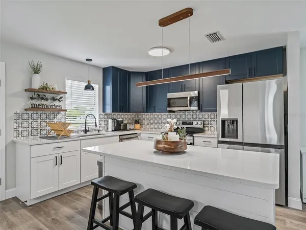 $2,325 | 962 Chula Court, The Villages, FL 32159