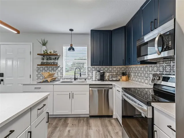 $2,325 | 962 Chula Court, The Villages, FL 32159