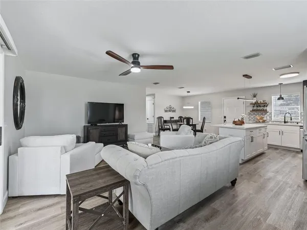 $2,325 | 962 Chula Court, The Villages, FL 32159