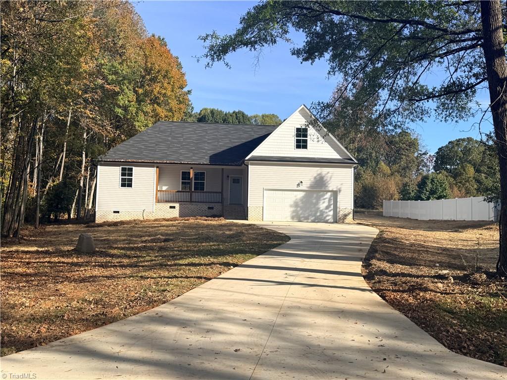 901 Edgemont Road Greensboro, NC 27406 - Photo 1 of 17 Gallery Image 1