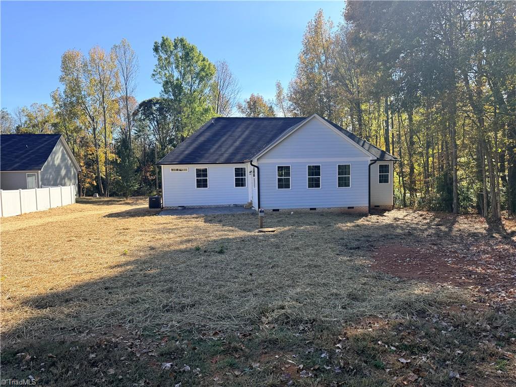 901 Edgemont Road Greensboro, NC 27406 - Photo 14 of 17 Gallery Image 14