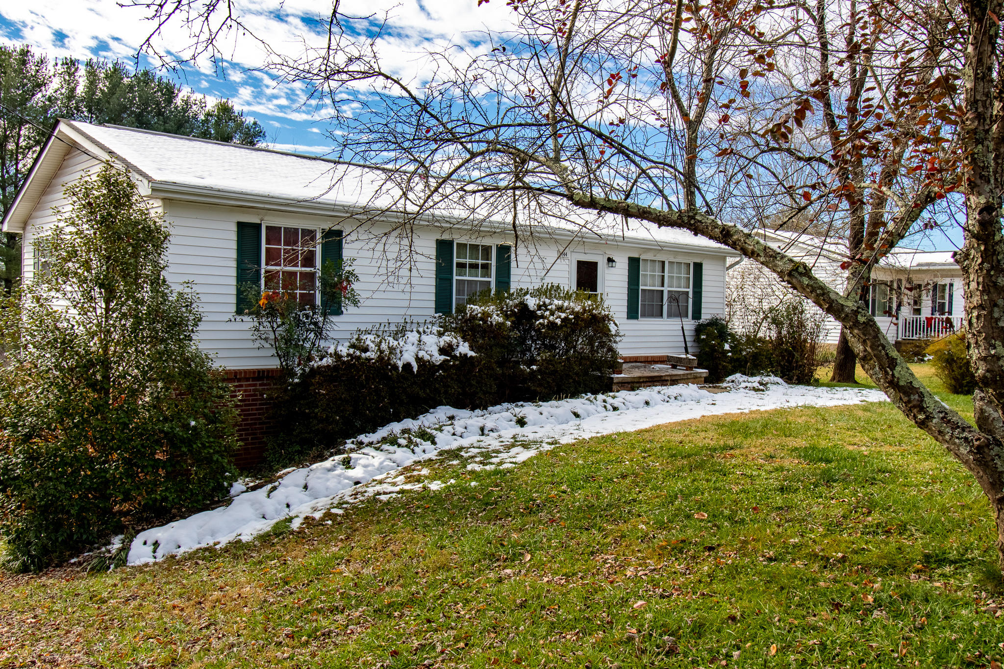 744 Wykle Road Greeneville, TN 37743 - Photo 2 of 32 Photo-2