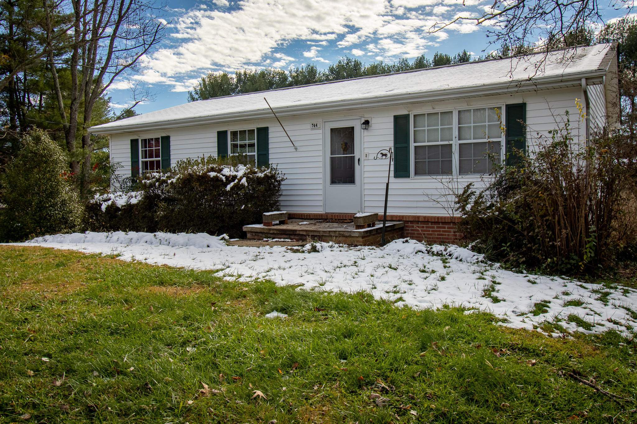 744 Wykle Road Greeneville, TN 37743 - Photo 3 of 32 Photo-6