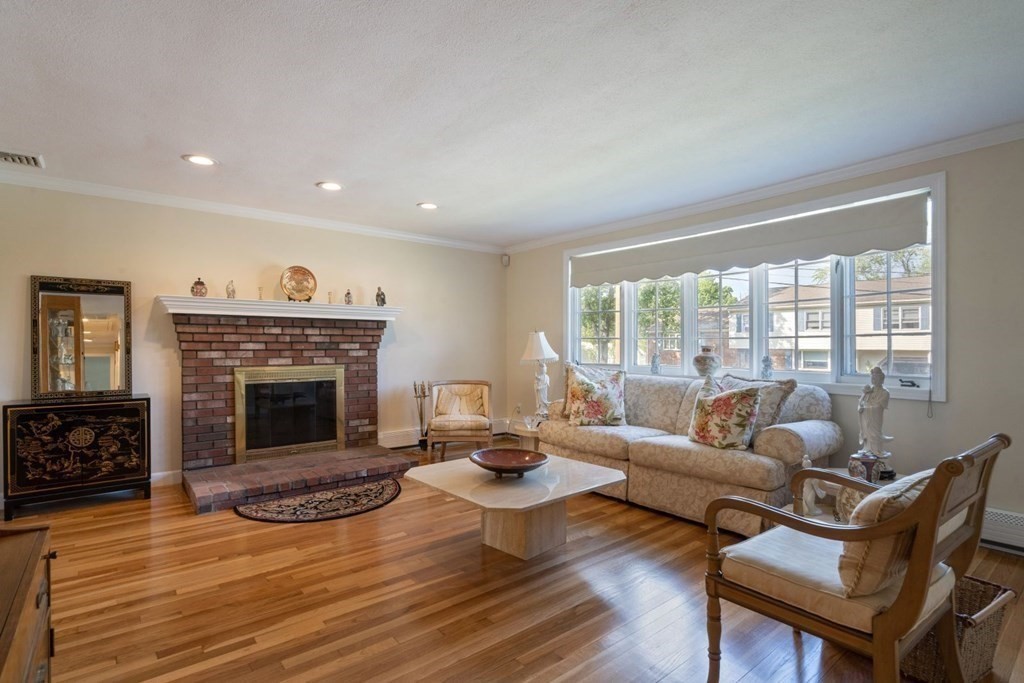 106 Burroughs Road Braintree, MA 02184 - Photo 4 of 40 Gallery Image 4