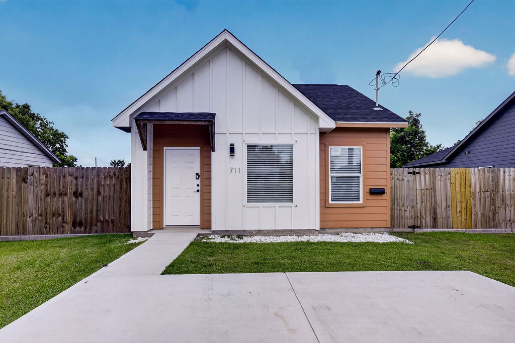 711 Rosedale Street La Marque, TX 77568 - Photo 1 of 18