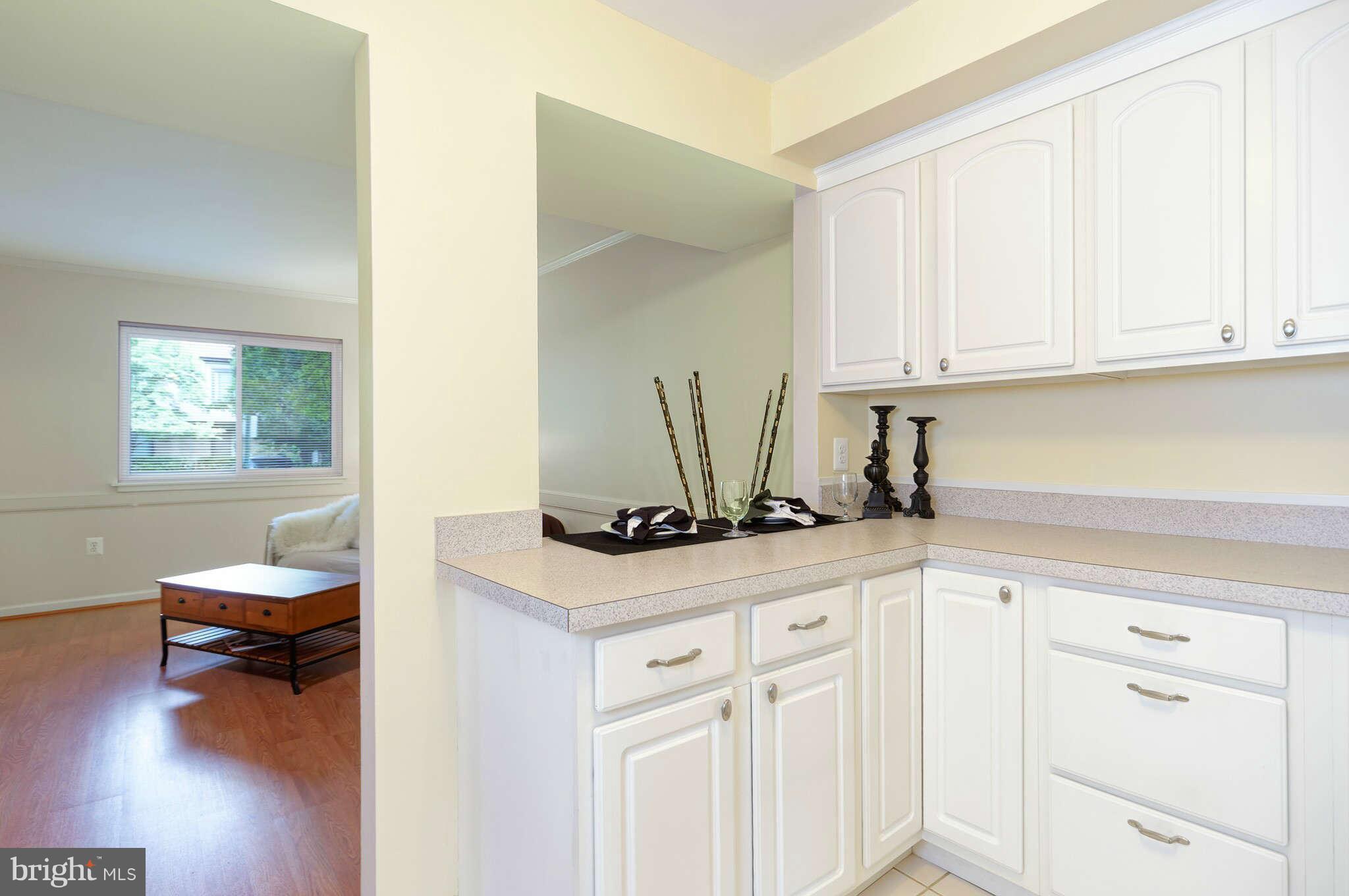 1756 Ivy Oak Square Reston, VA 20190 - Photo 4 of 30 Kitchen