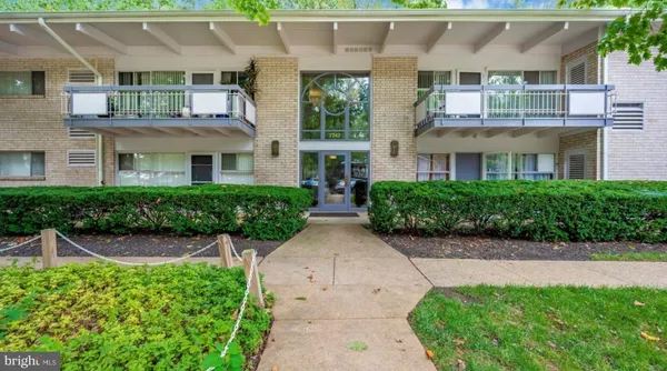 $2,000 | 7747 Donnybrook Court, Unit 206, Annandale, VA 22003
