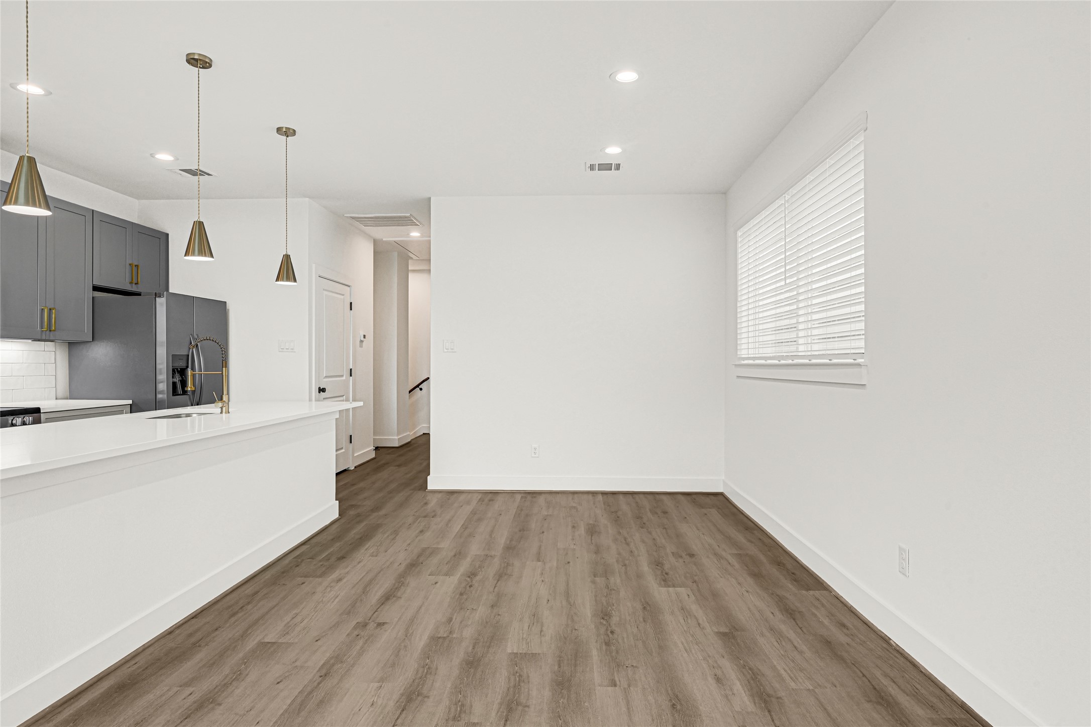 409 Alvia Run Lane Houston, TX 77018 - Photo 11 of 31