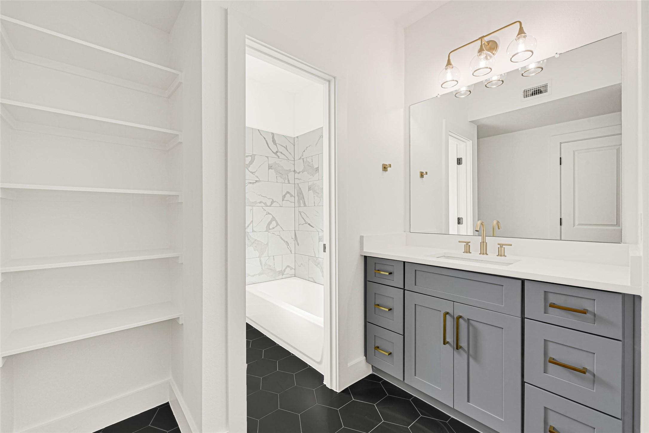 409 Alvia Run Lane Houston, TX 77018 - Photo 22 of 31