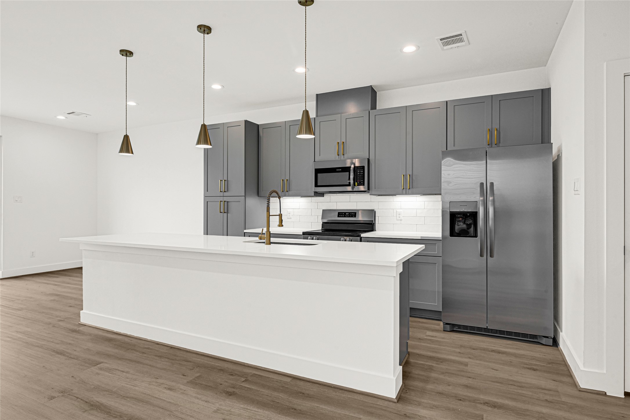 409 Alvia Run Lane Houston, TX 77018 - Photo 6 of 31