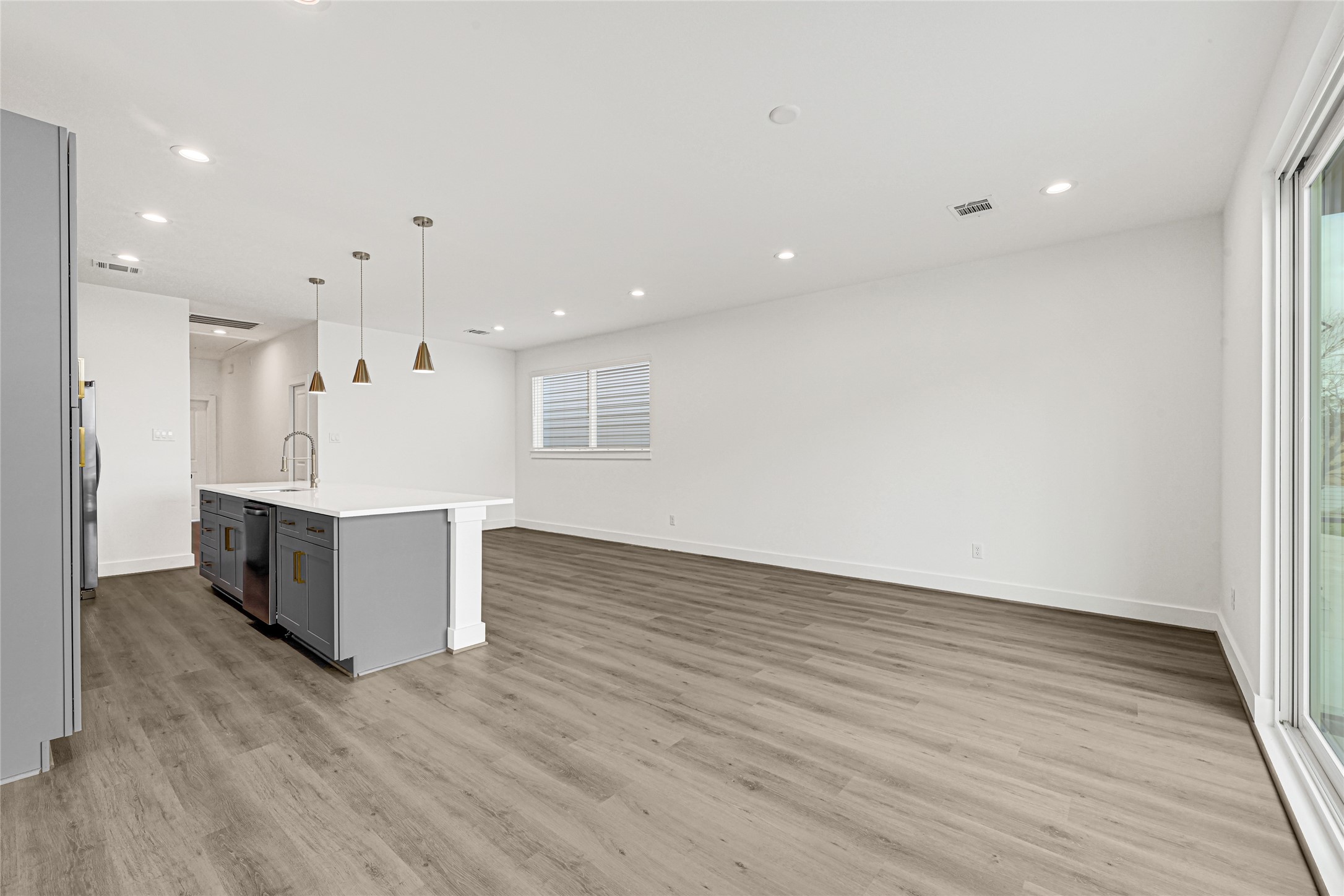 409 Alvia Run Lane Houston, TX 77018 - Photo 10 of 31